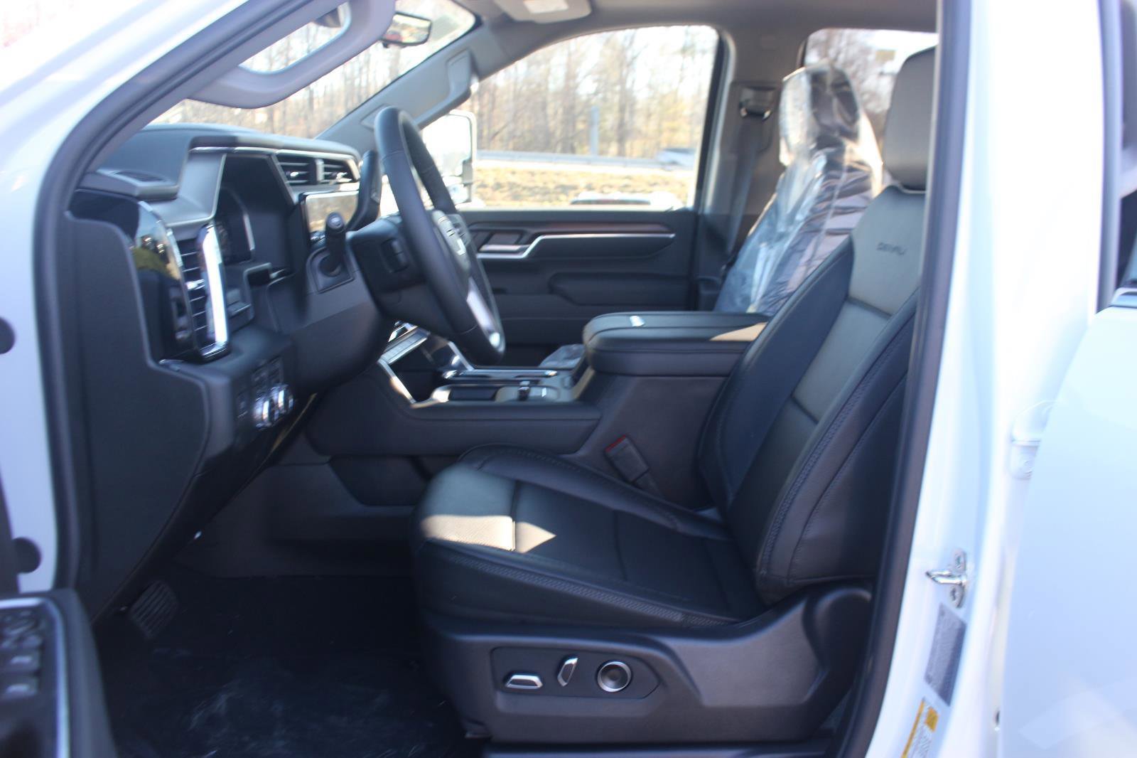 New 2026 GMC Sierra 2500 Denali w/ Denali Reserve Package image 13