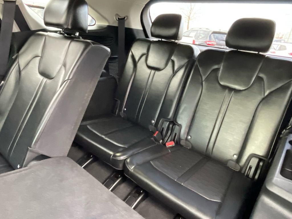 Used 2024 Kia Sorento S image 21