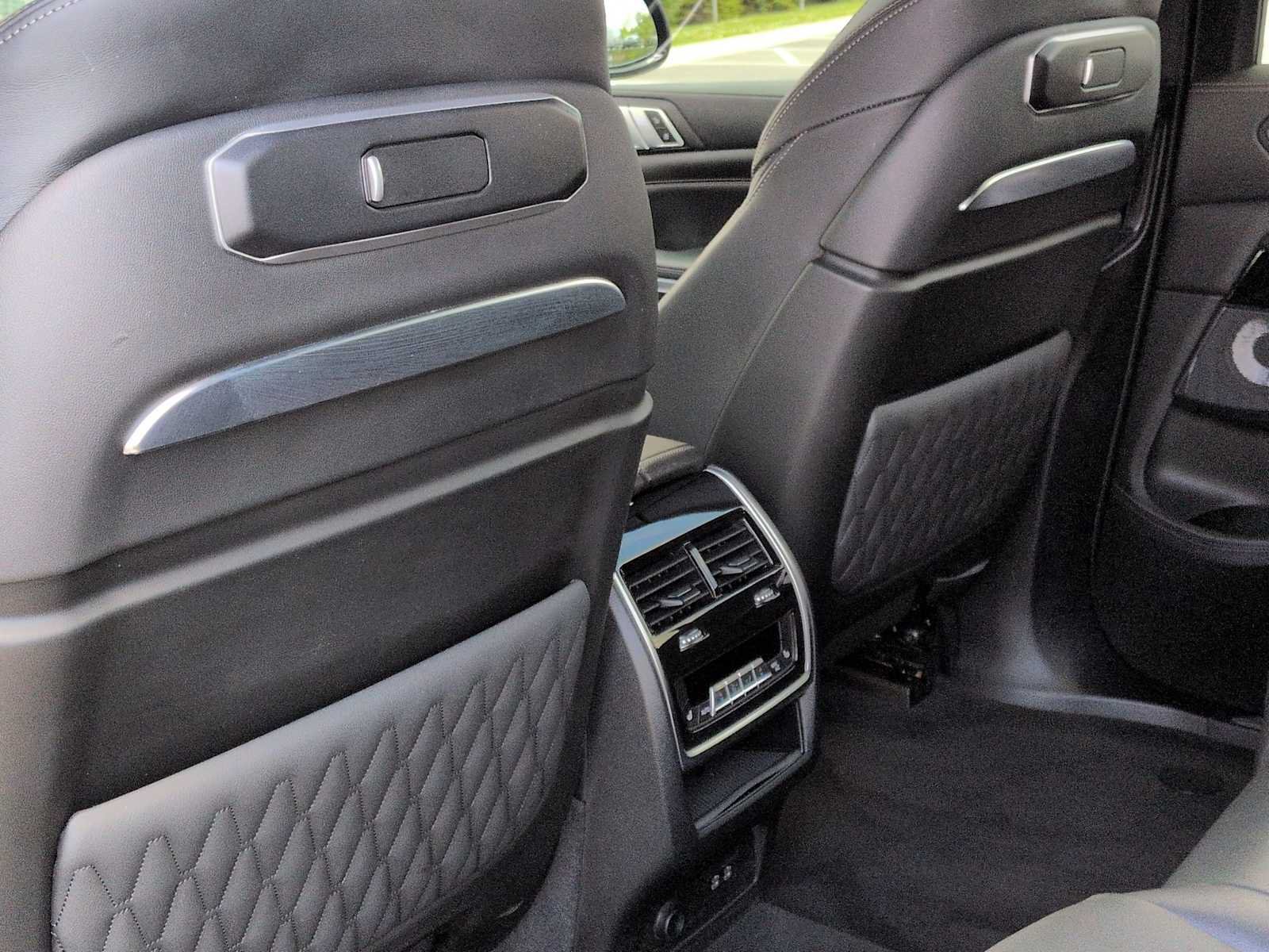 Used 2024 BMW X7 M60i w/ Executive Package AWD/4WD image 18