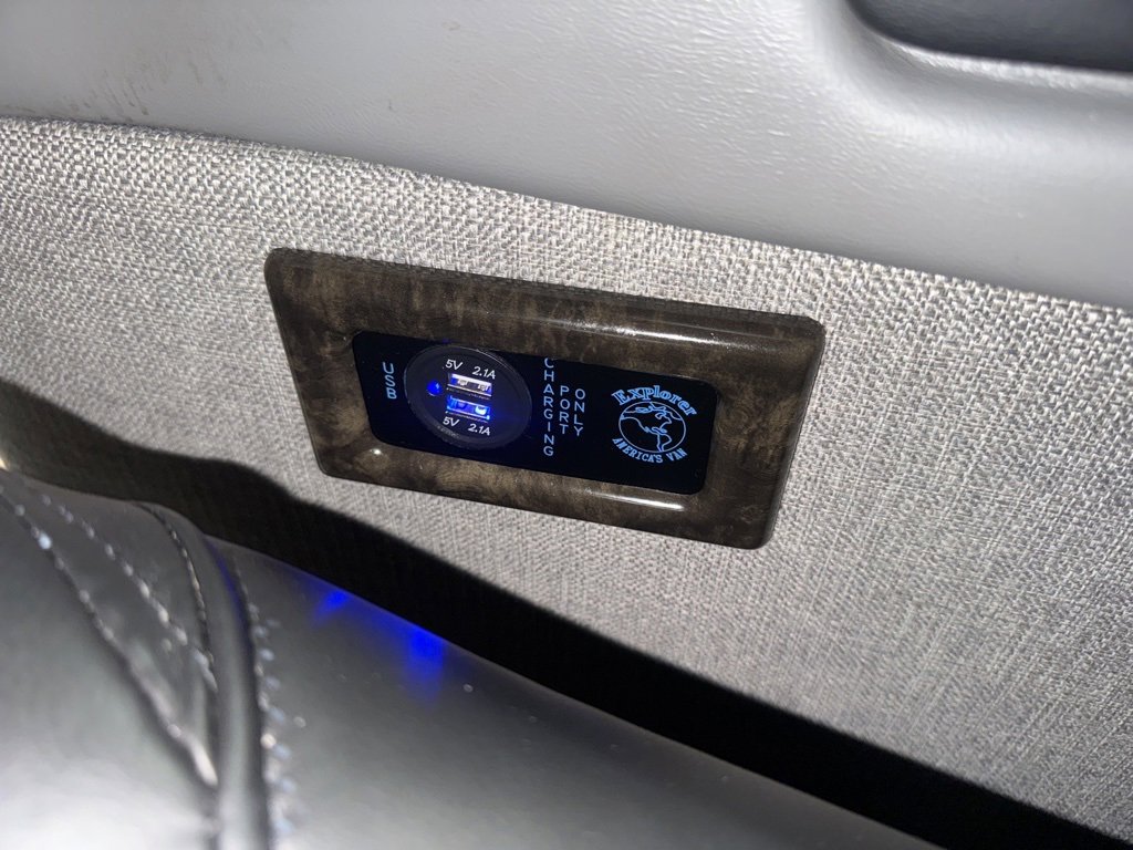 Used 2020 GMC Savana 2500 Extended w/ Enhanced Convenience Package image 34