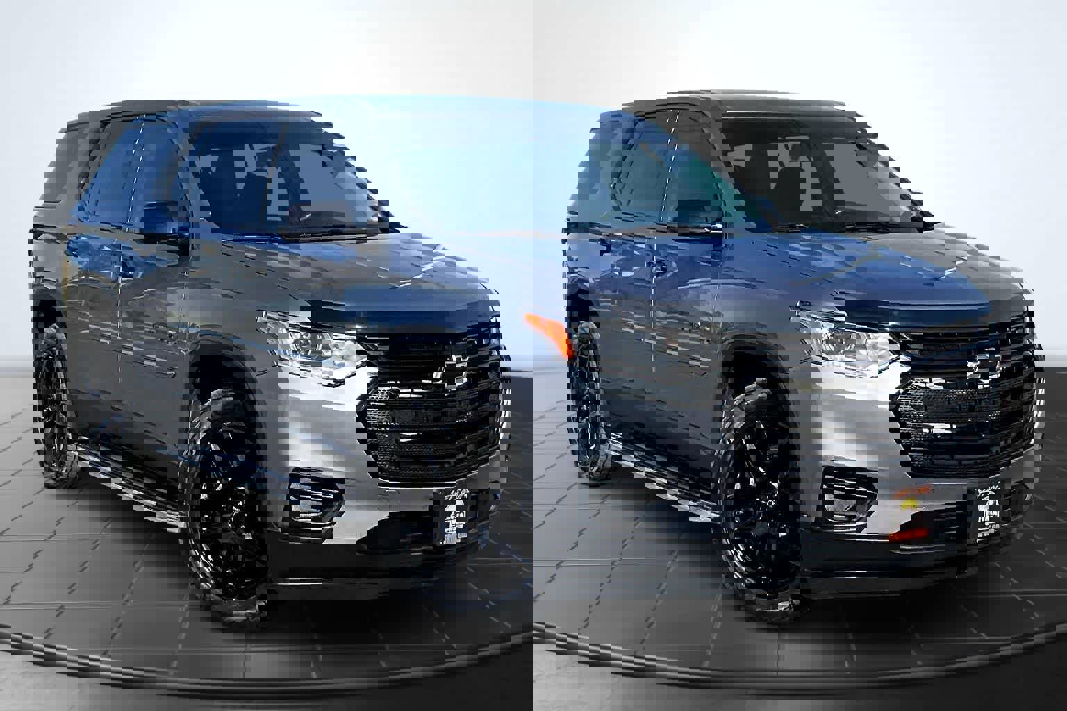 Used 2020 Chevrolet Traverse LS w/ LPO, Blackout Package AWD/4WD image 22