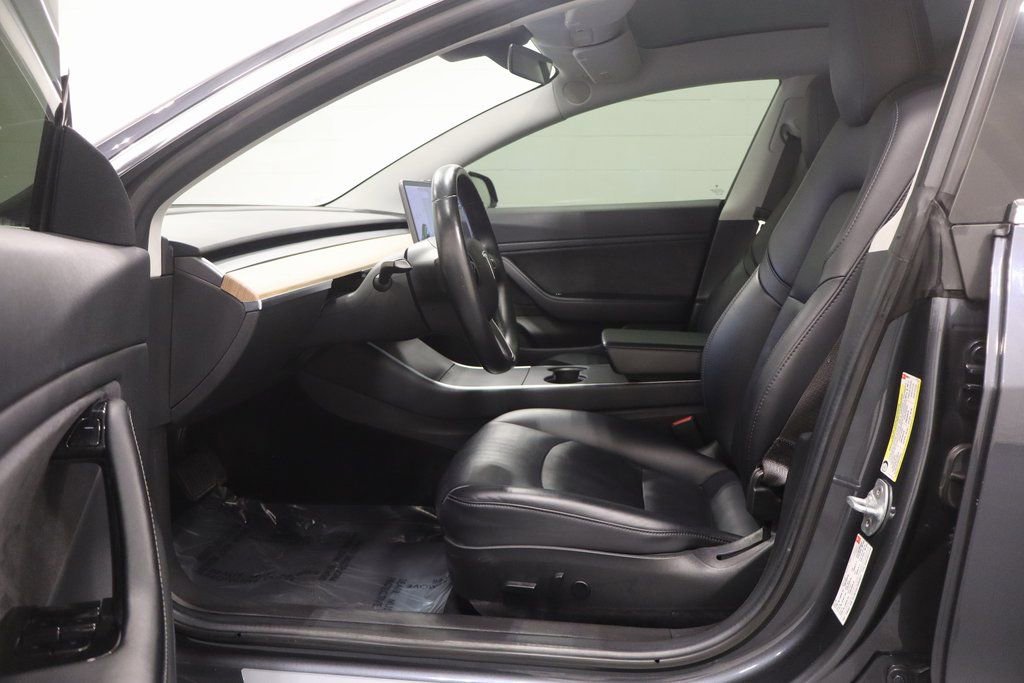 Used 2018 Tesla Model 3 Mid Range image 11