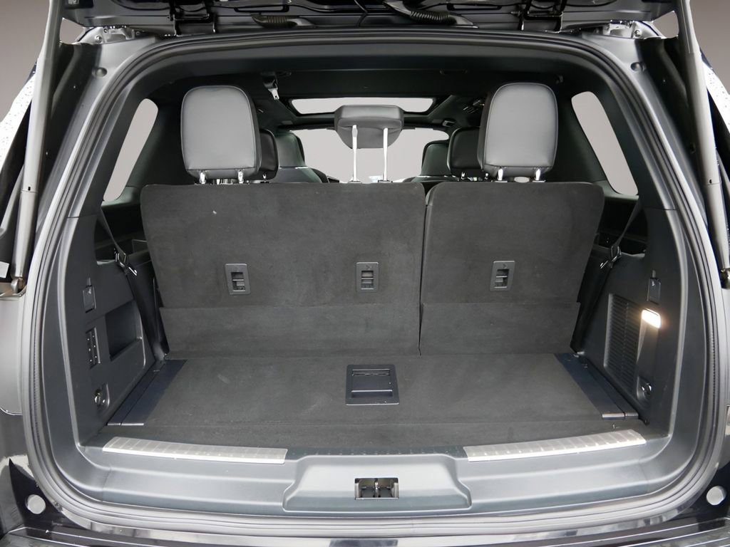 Certified 2023 Lincoln Navigator Reserve AWD/4WD image 12