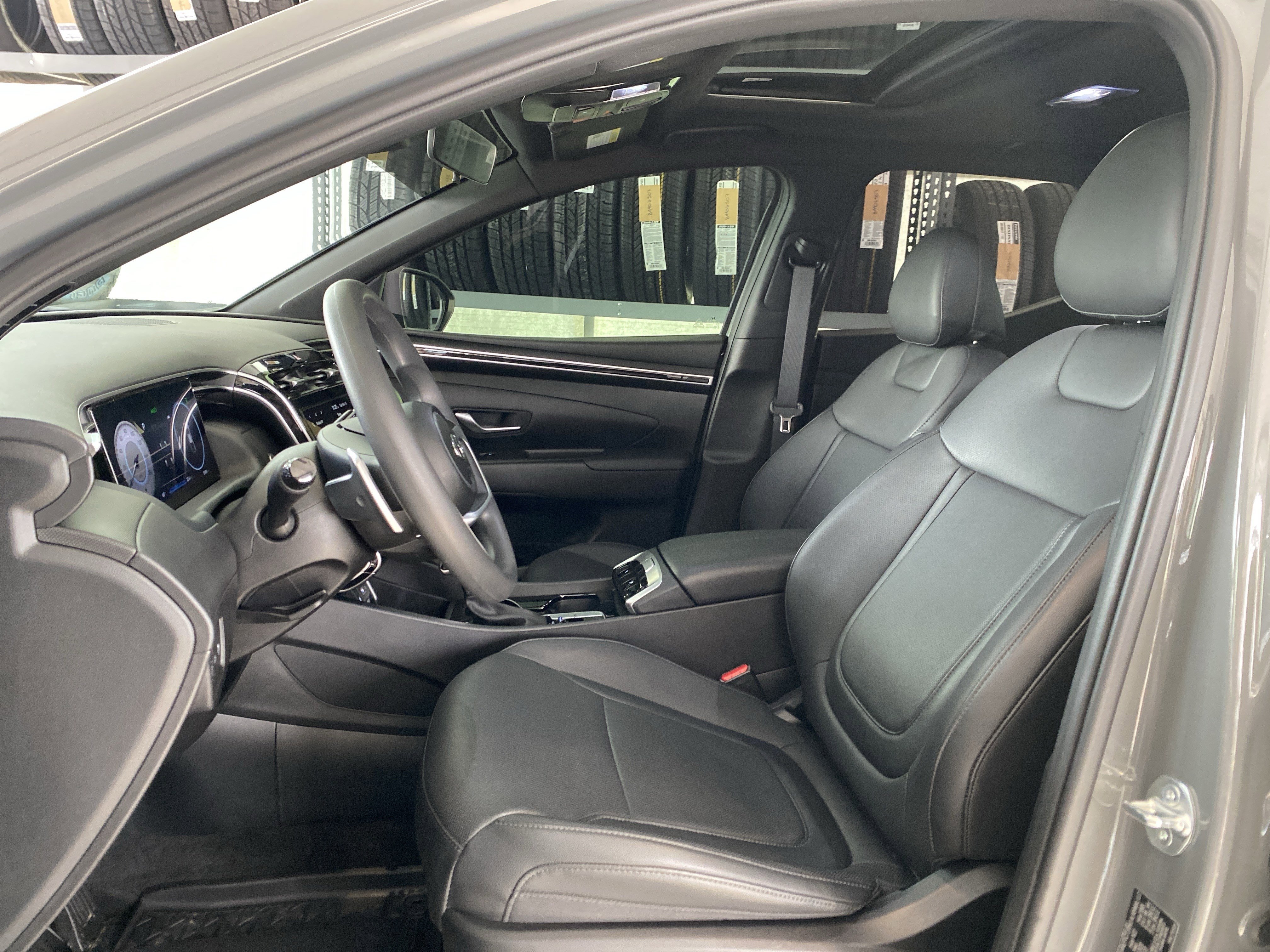 Used 2024 Hyundai Santa Cruz Night image 18