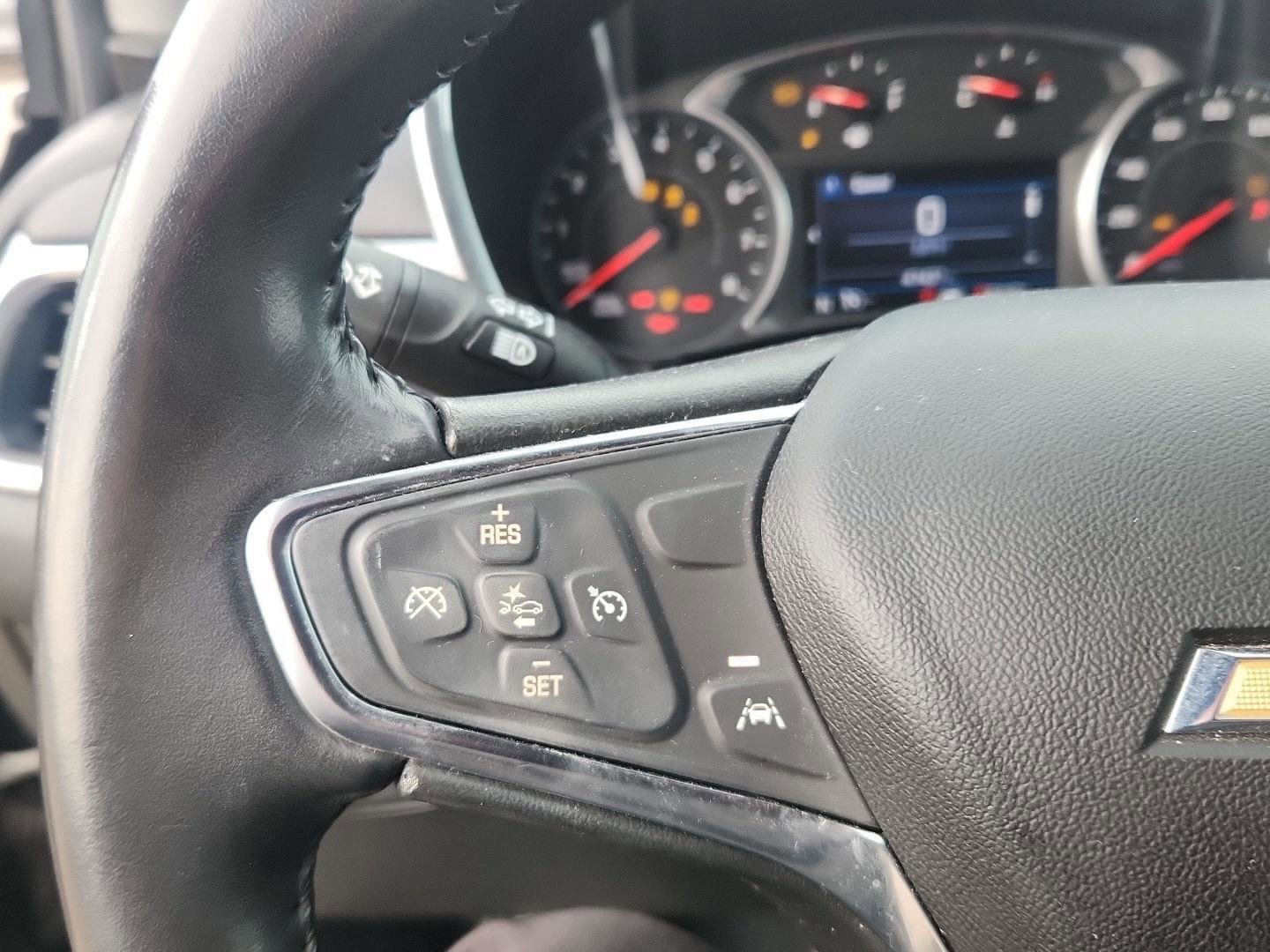 Used 2020 Chevrolet Equinox LT w/ Driver Convenience Package image 15