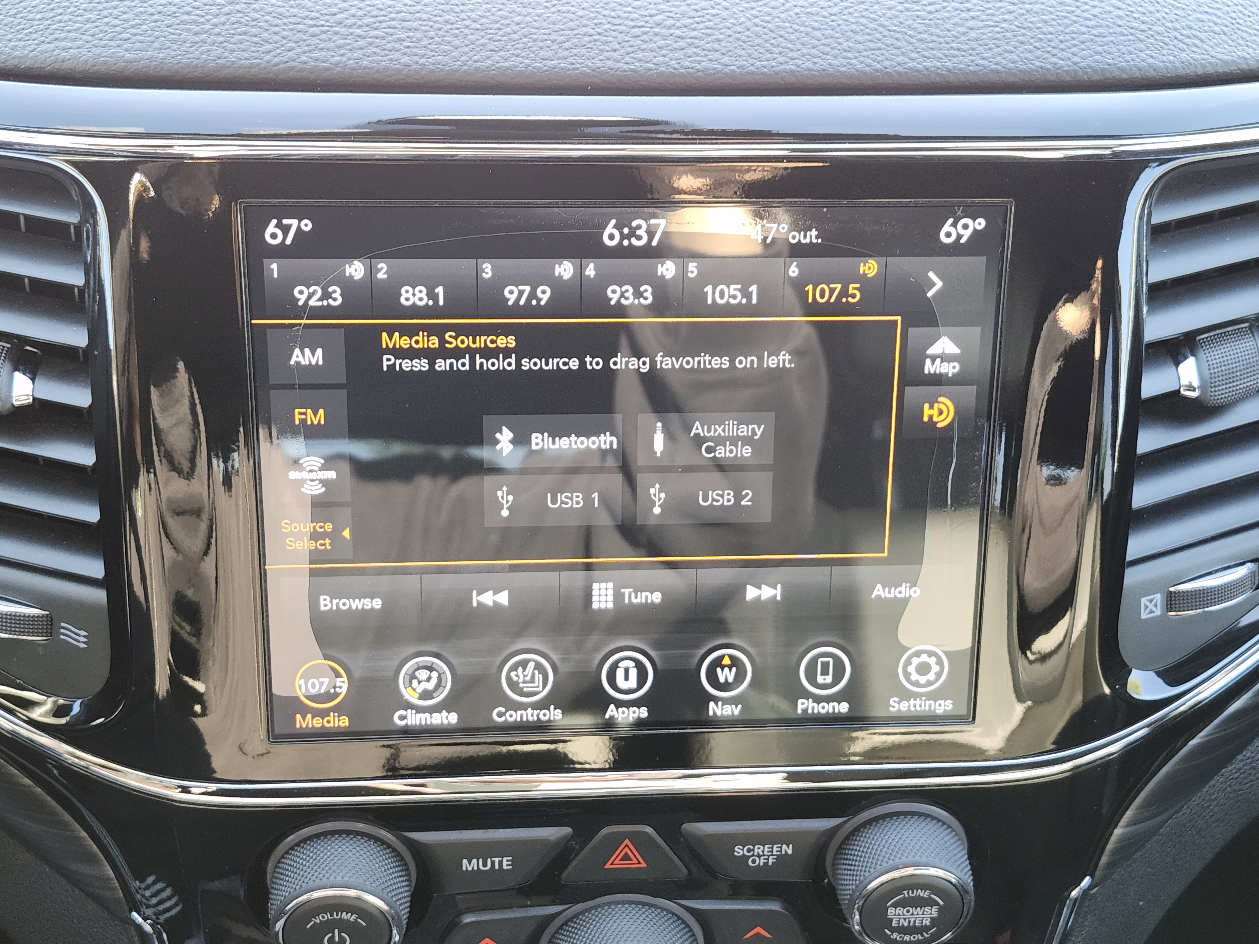 Used 2019 Jeep Grand Cherokee Altitude AWD/4WD image 8