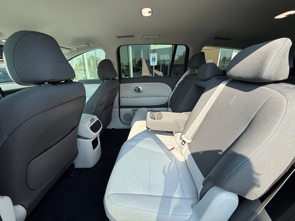 Certified 2026 Hyundai Ioniq 9 SE AWD/4WD image 15