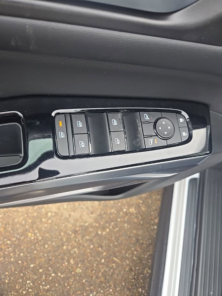 New 2026 Nissan Pathfinder SL image 12