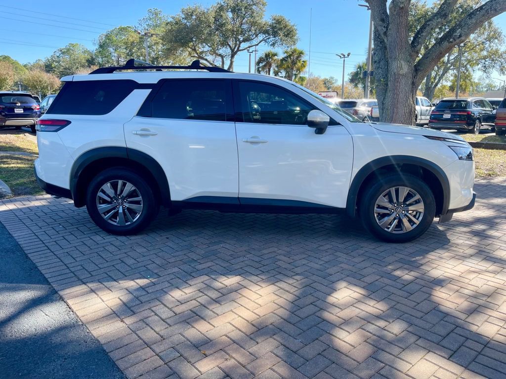 Used 2024 Nissan Pathfinder SV image 7
