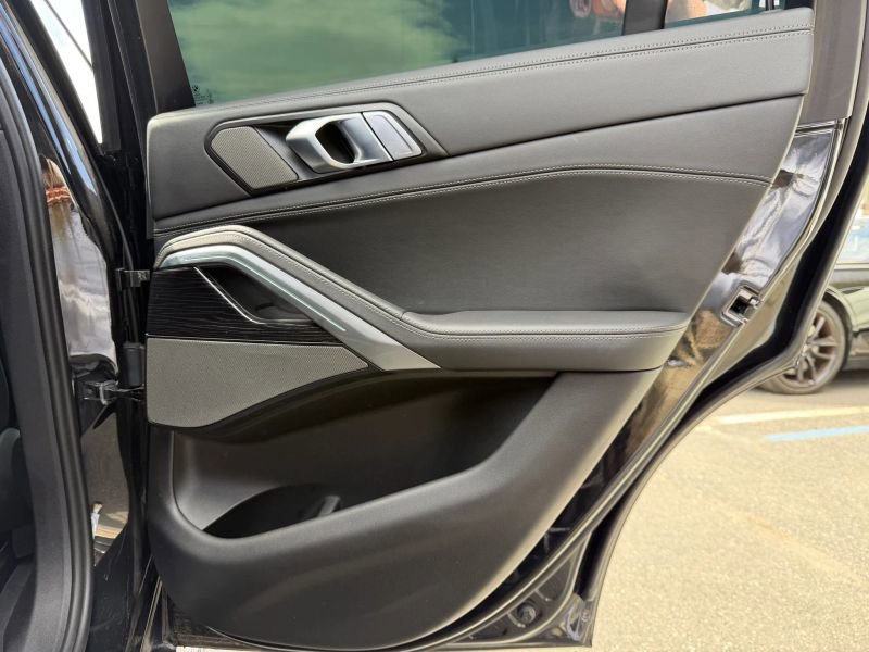 Used 2024 BMW X6 xDrive40i w/ Premium Package image 24