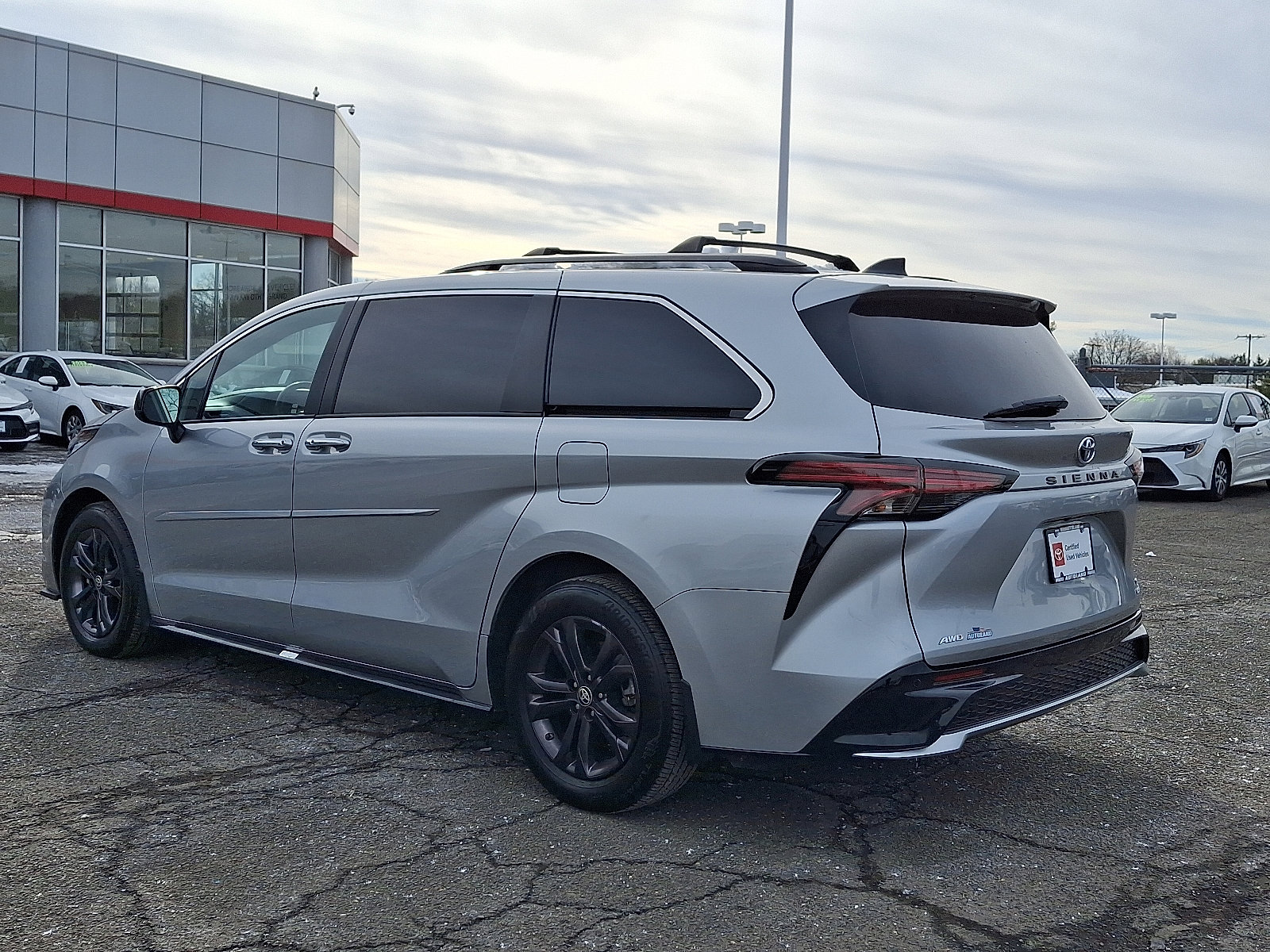 Certified 2024 Toyota Sienna XSE w/ XSE Plus Package image 5