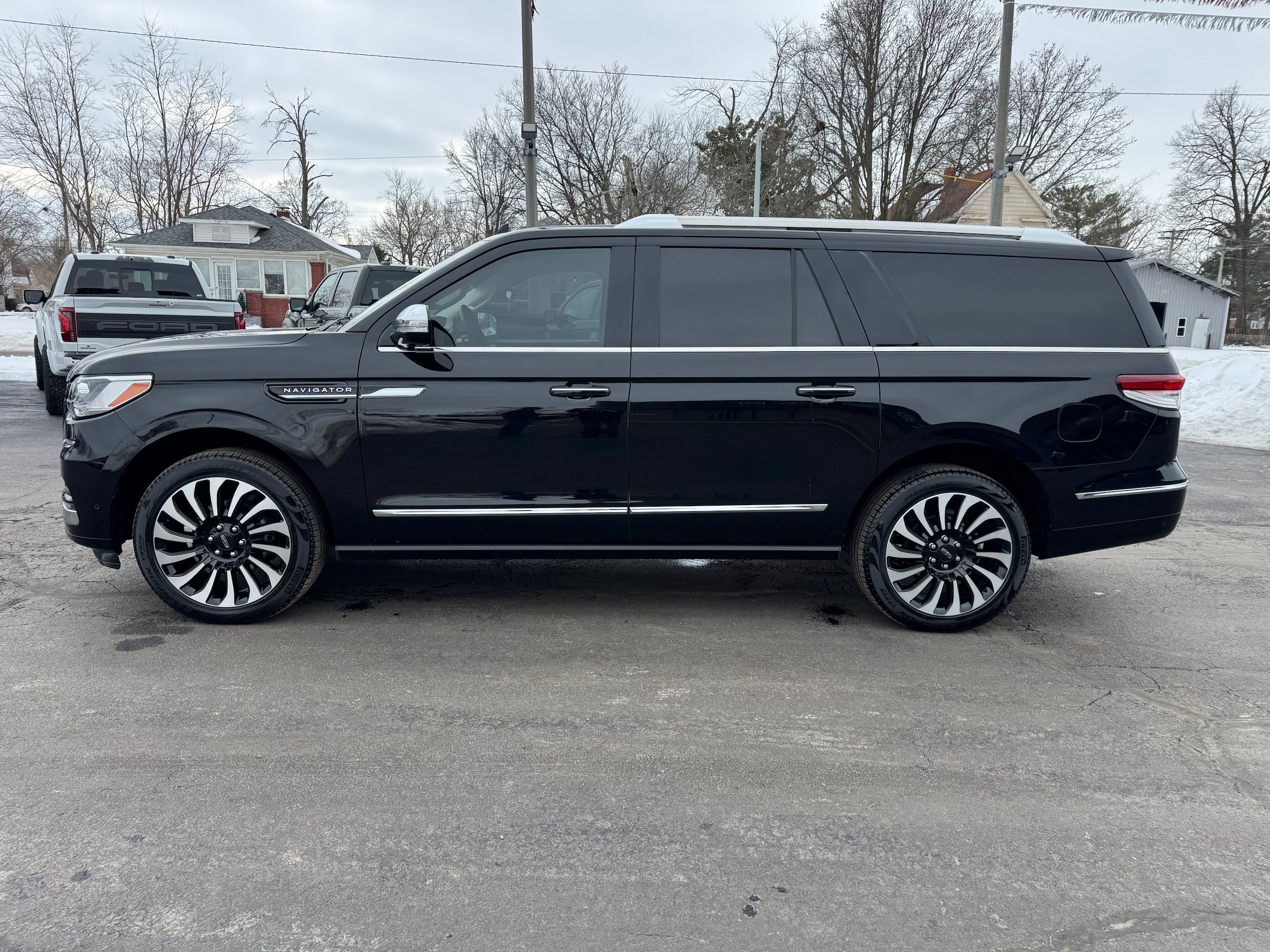 Used 2023 Lincoln Navigator L Black Label AWD/4WD image 4