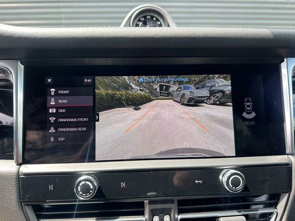 Certified 2026 Porsche Macan Turbo AWD/4WD image 33