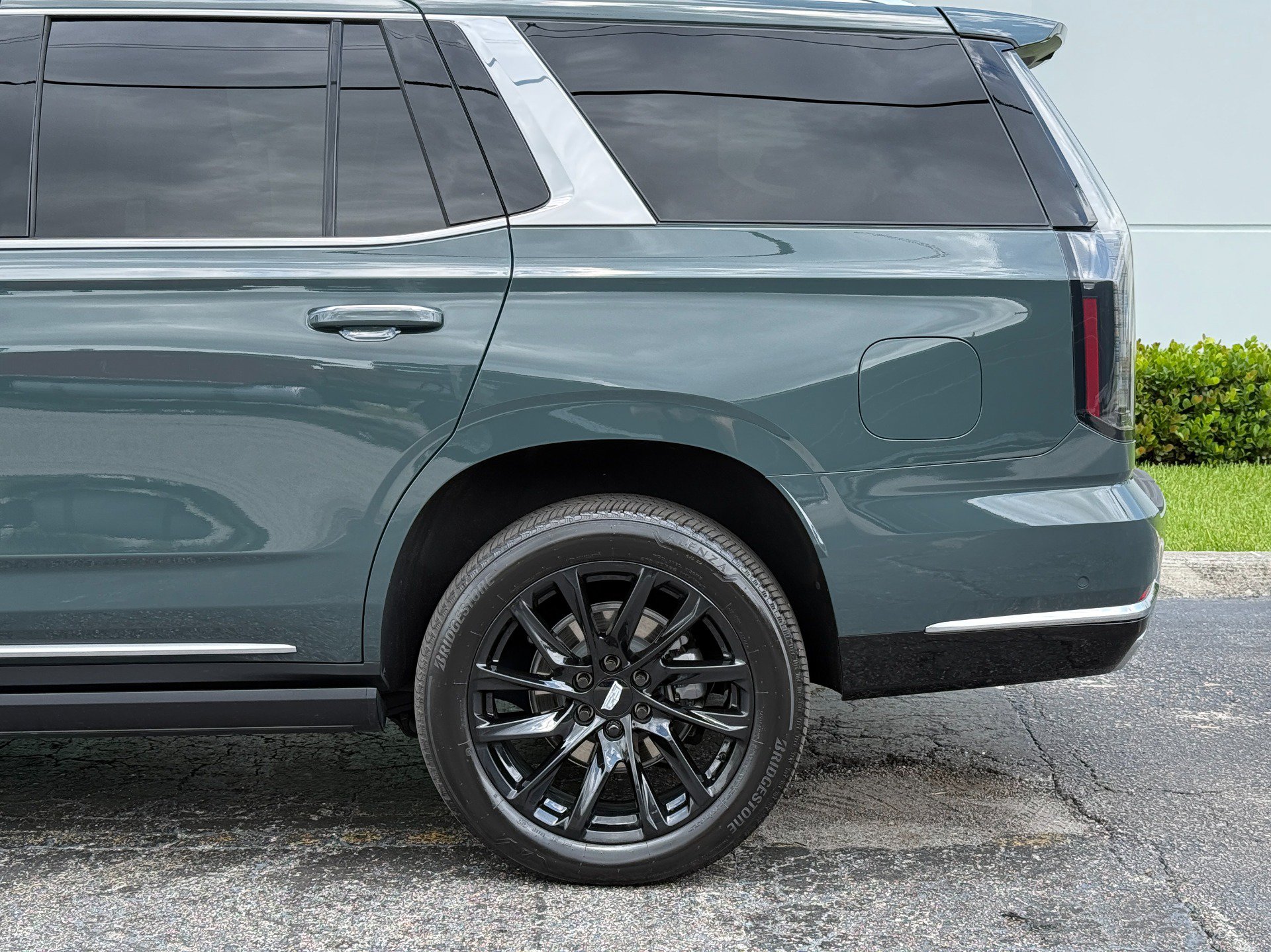 Used 2025 Cadillac Escalade Premium Luxury w/ Touring Package AWD/4WD image 13