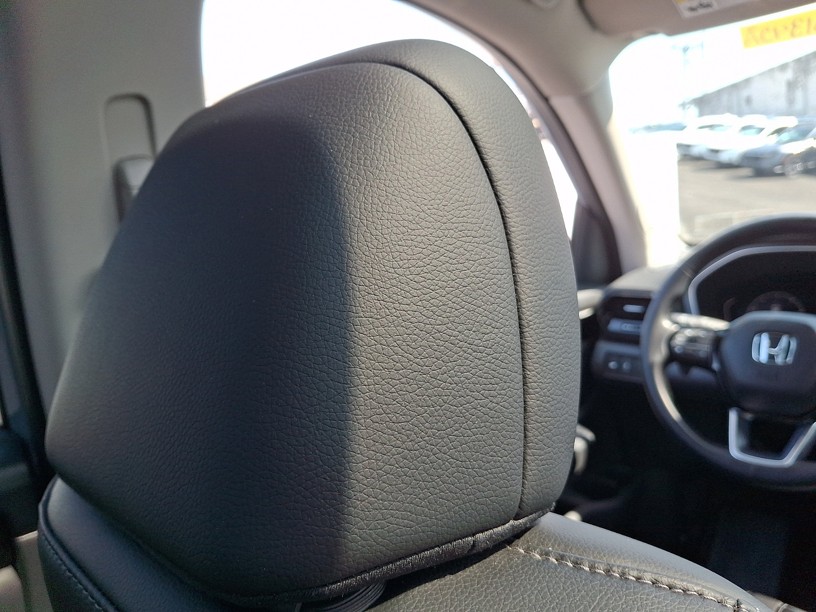 Used 2023 Honda Pilot Touring image 9