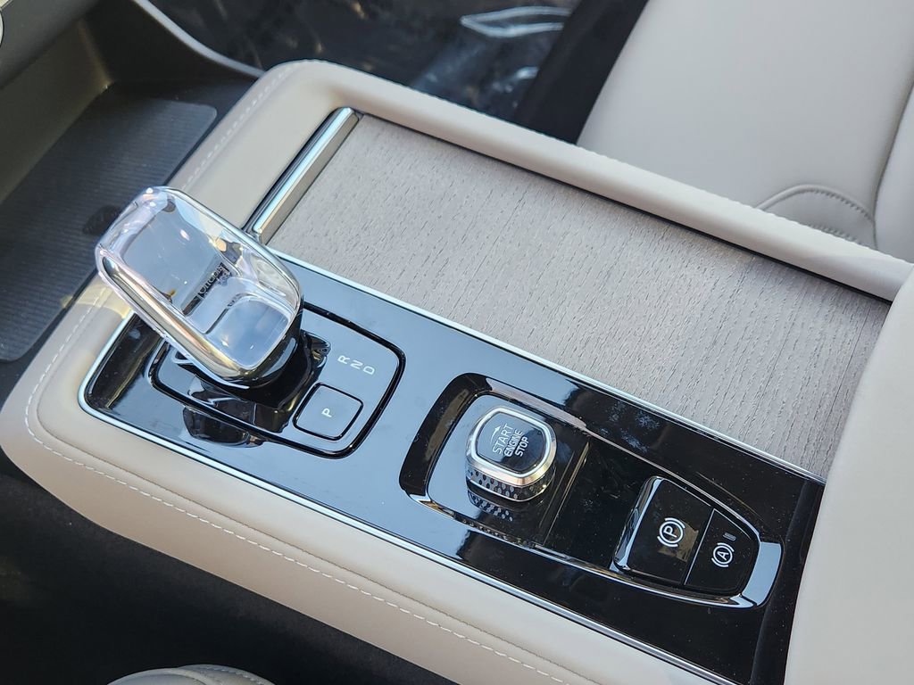 New 2026 Volvo XC90 B5 Plus w/ Protection Package Premier image 11