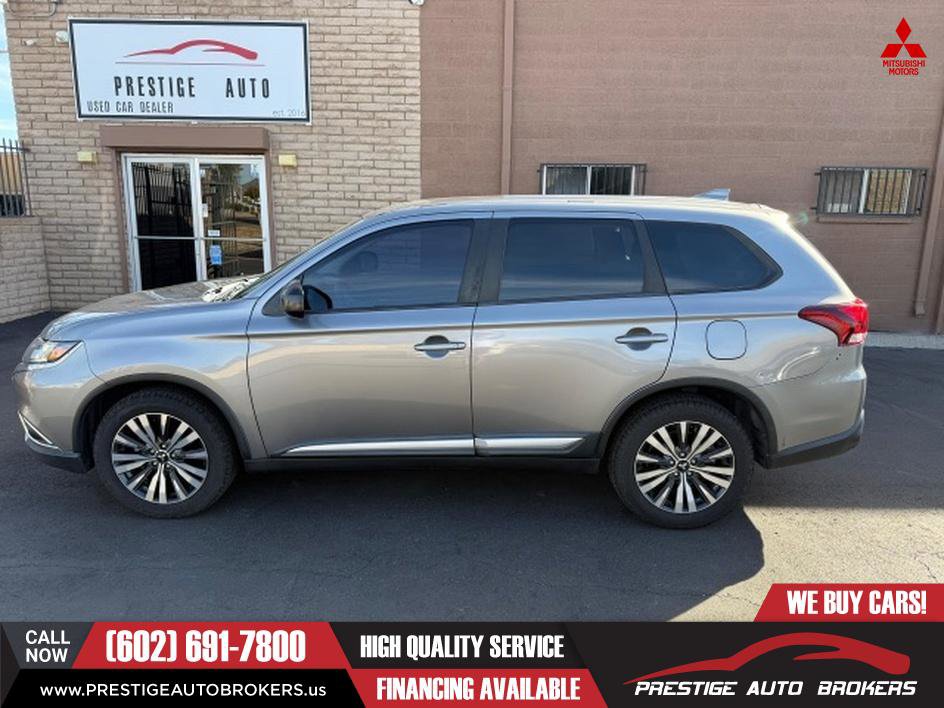 Used 2020 Mitsubishi Outlander LE AWD/4WD image 1