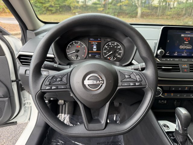 Used 2025 Nissan Altima 2.5 S FWD image 17