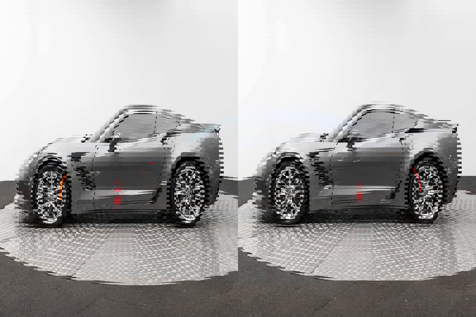 Used 2015 Chevrolet Corvette Z06 w/ 3LZ Preferred Equipment Group image 3