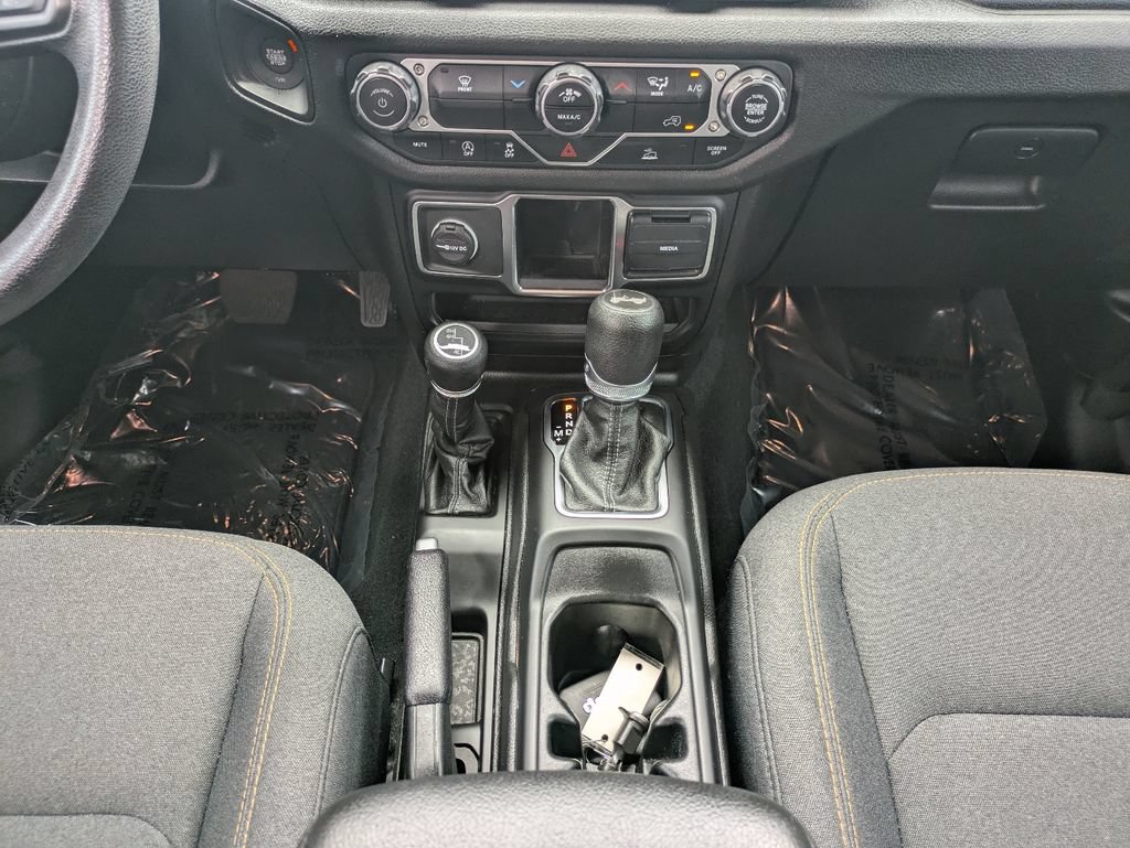 Used 2024 Jeep Wrangler Unlimited Sport AWD/4WD image 19