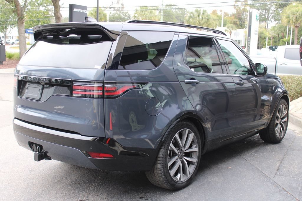 Certified 2025 Land Rover Discovery Dynamic SE AWD/4WD image 6