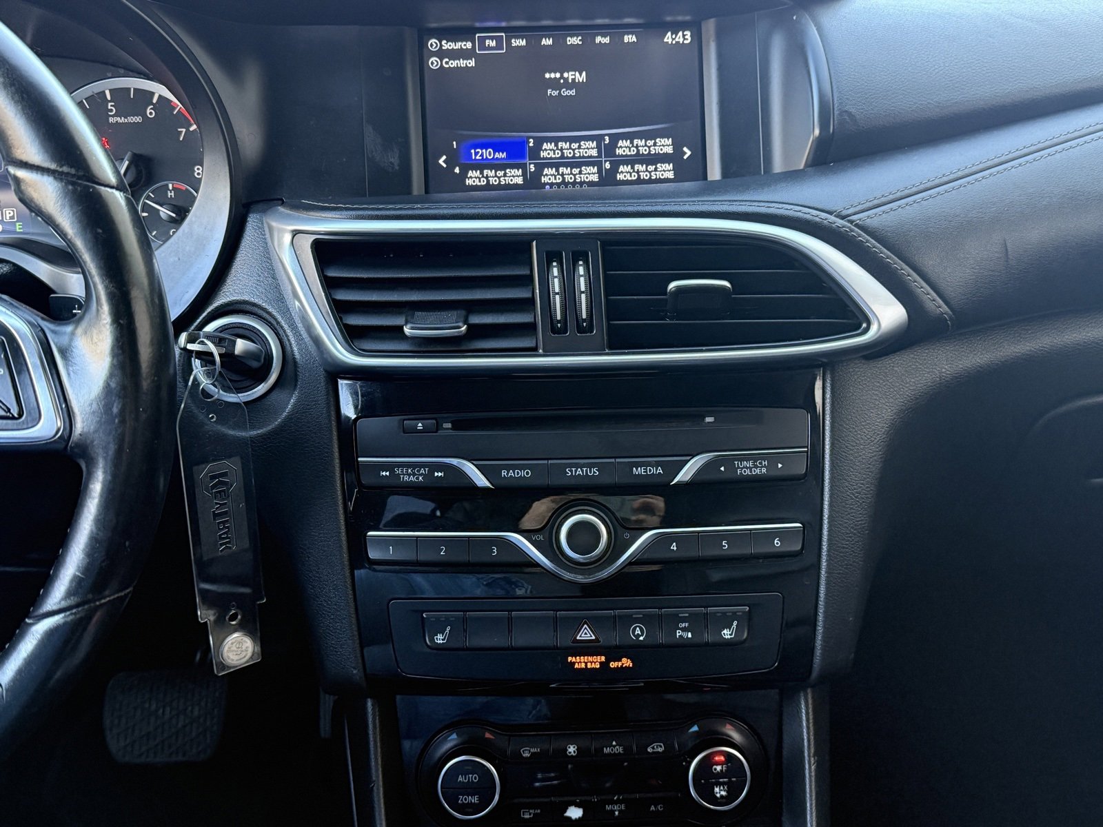 Used 2018 INFINITI QX30 Premium w/ Navigation Package image 26