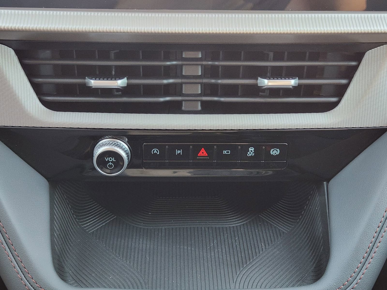 New 2026 Ford Explorer Active w/ Active Comfort Package image 19