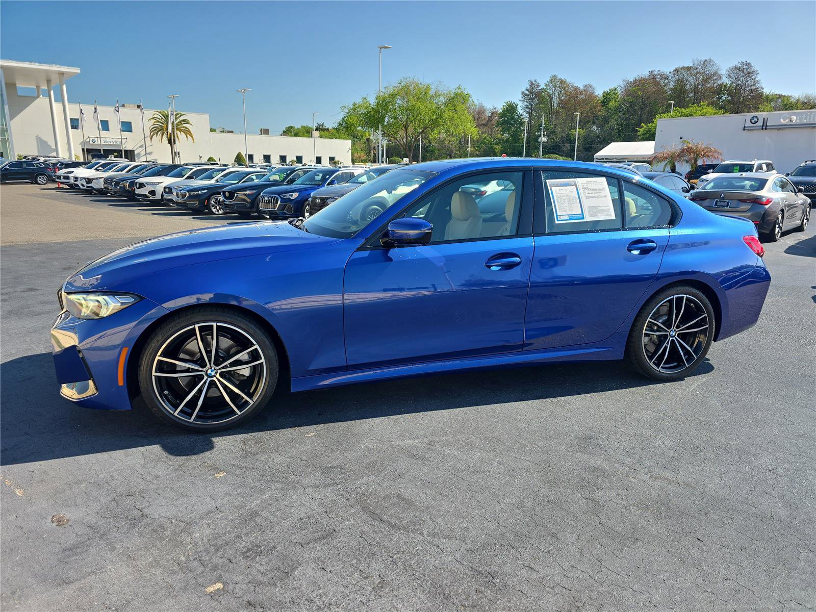 Used 2023 BMW 330i Sedan w/ M Sport Package RWD image 6