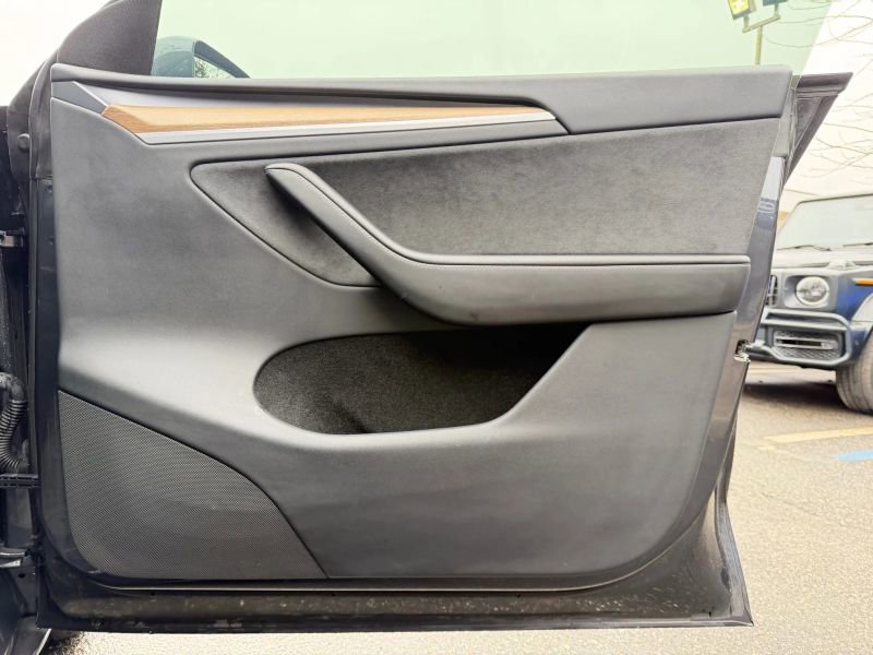 Used 2024 Tesla Model Y Long Range image 26