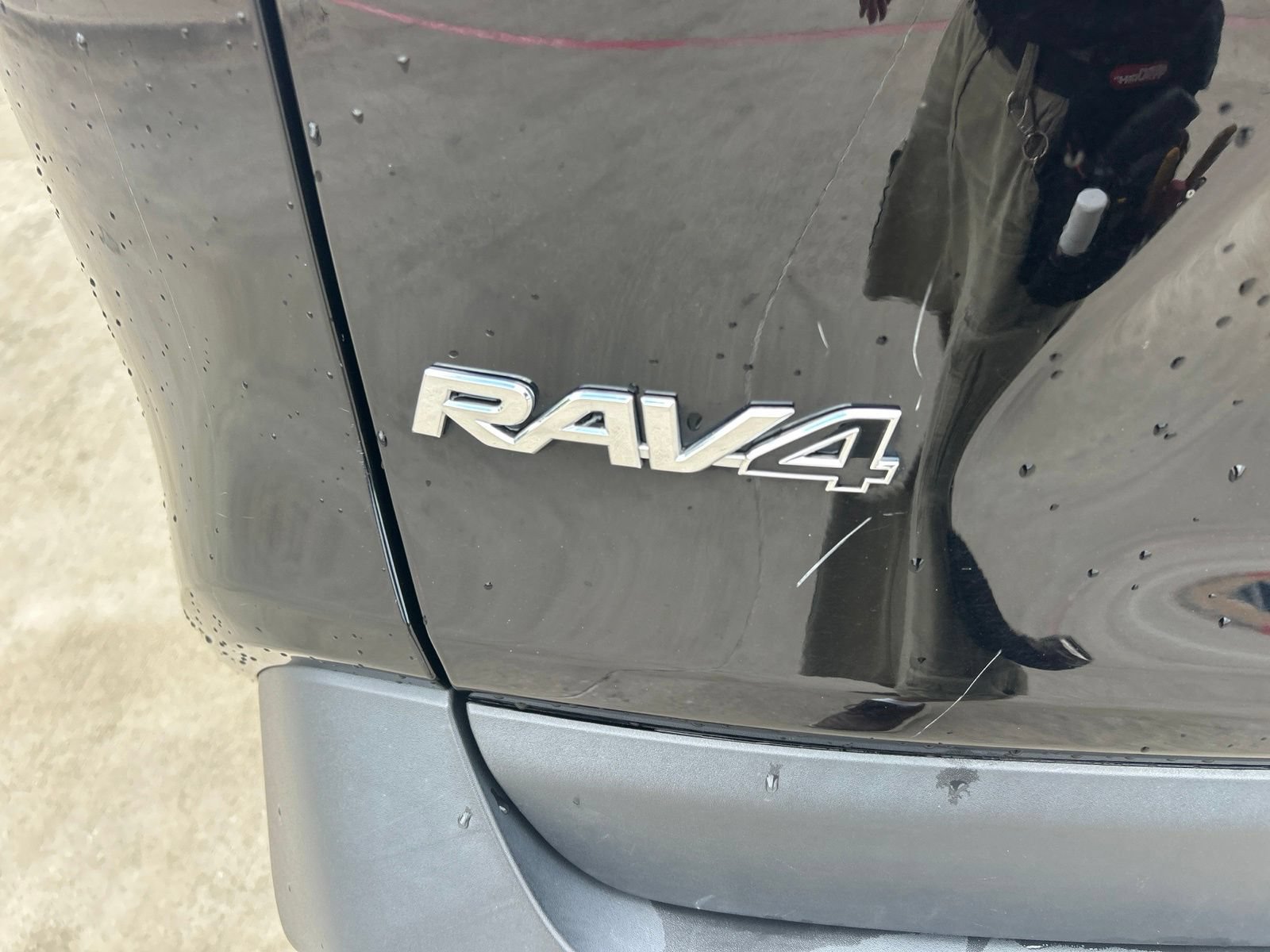 Used 2025 Toyota RAV4 XLE FWD image 11
