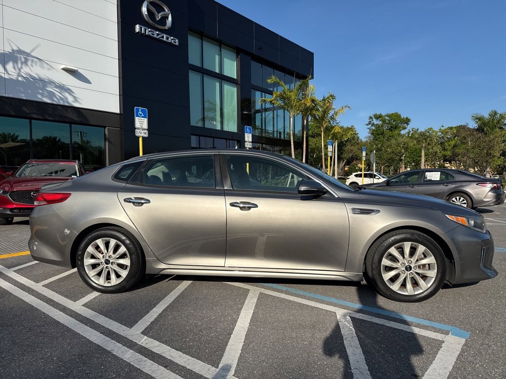 Used 2018 Kia Optima EX w/ Technology Package image 3