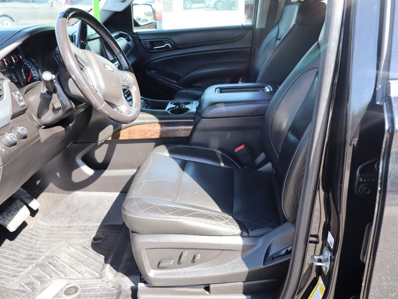 Used 2018 Chevrolet Suburban LT w/ Luxury Package AWD/4WD image 20