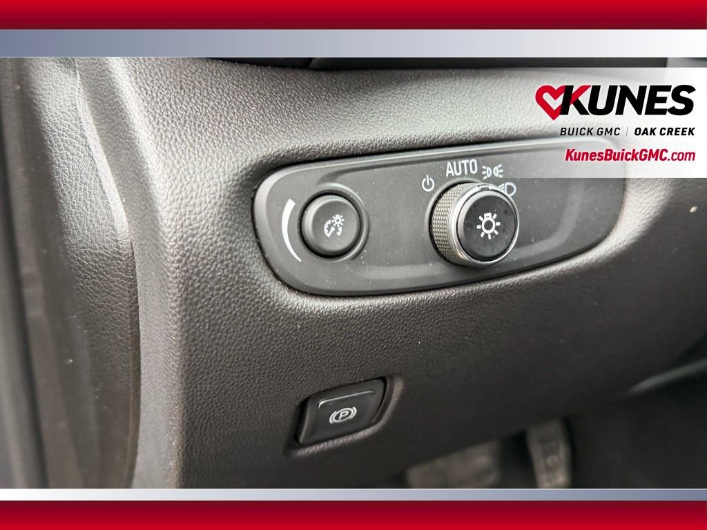 Used 2025 Chevrolet Blazer LT FWD image 10