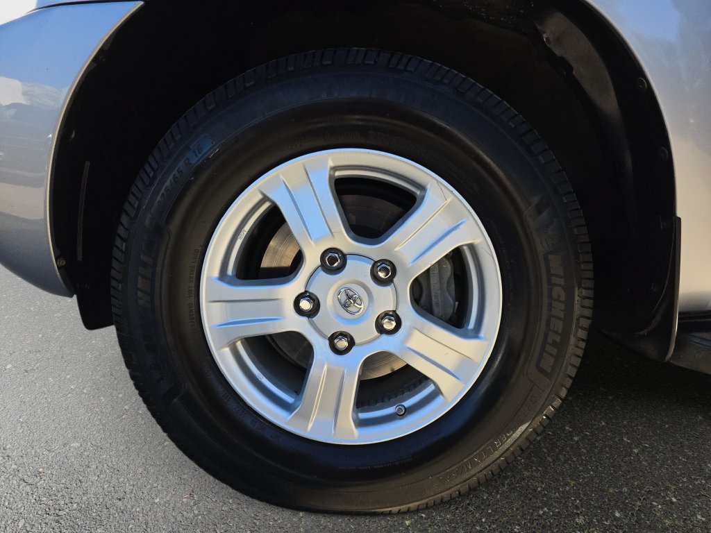 Used 2014 Toyota Sequoia SR5 AWD/4WD image 37