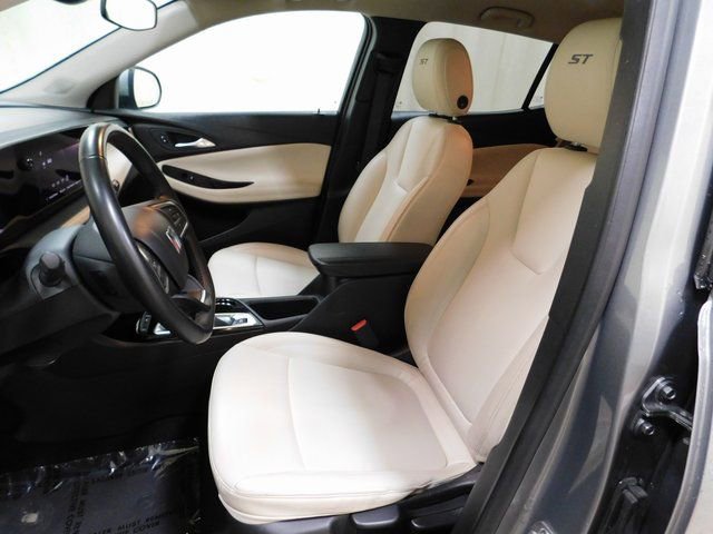 Used 2024 Buick Encore GX Sport Touring image 9