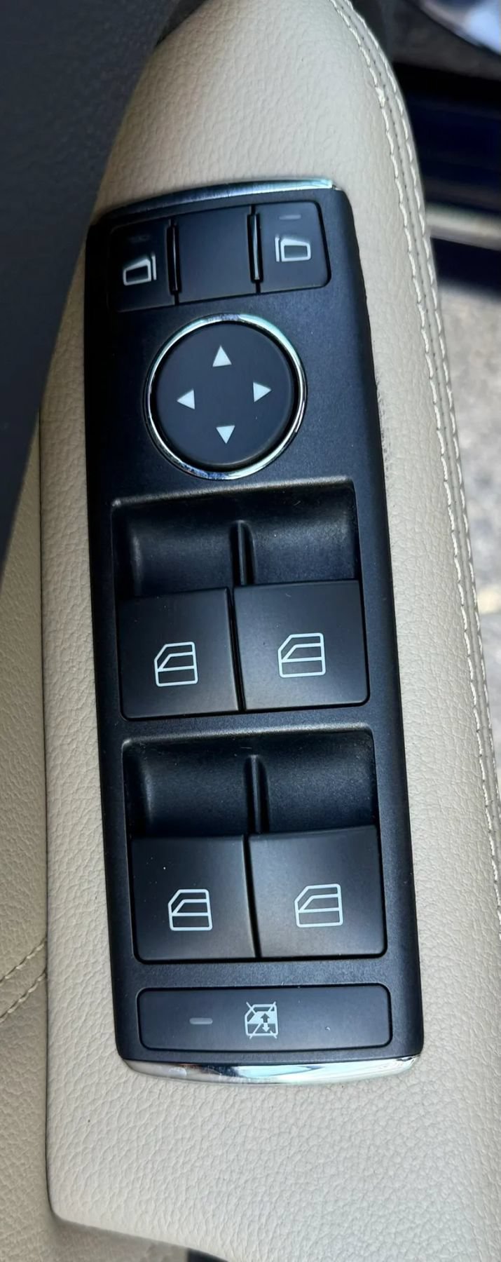 Used 2011 Mercedes-Benz E 350 4MATIC Wagon image 25