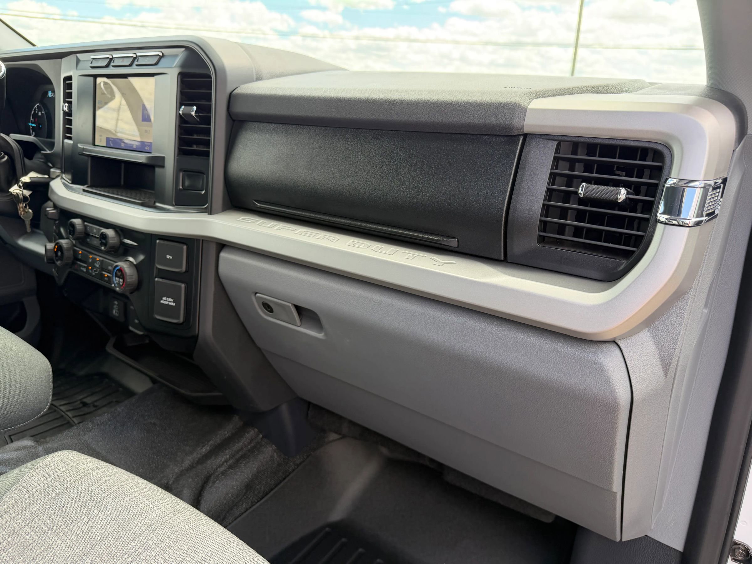 Used 2024 Ford F550 4x4 Crew Cab Super Duty w/ XLT Value Package image 33