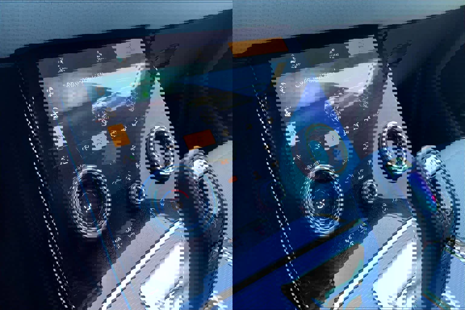 Used 2022 Land Rover Range Rover Evoque S image 34