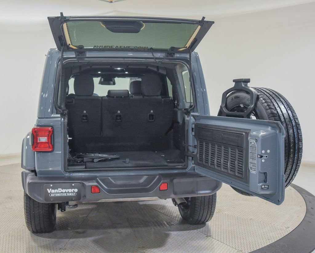 Used 2025 Jeep Wrangler Unlimited Sahara image 4