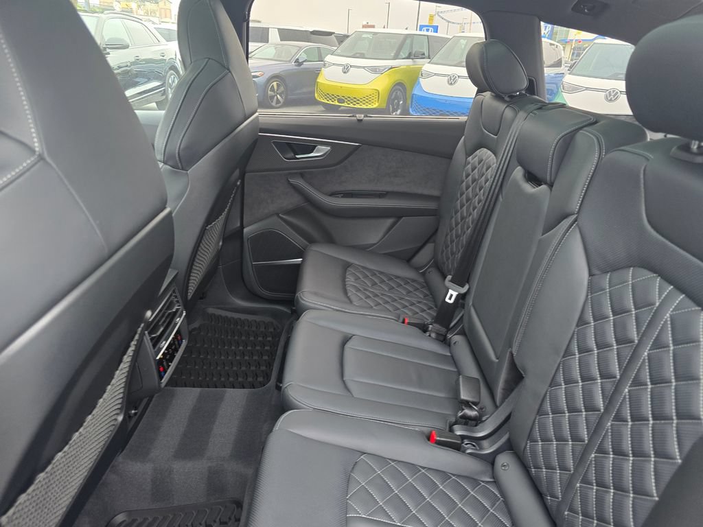 New 2026 Audi SQ7 Premium Plus AWD/4WD image 14