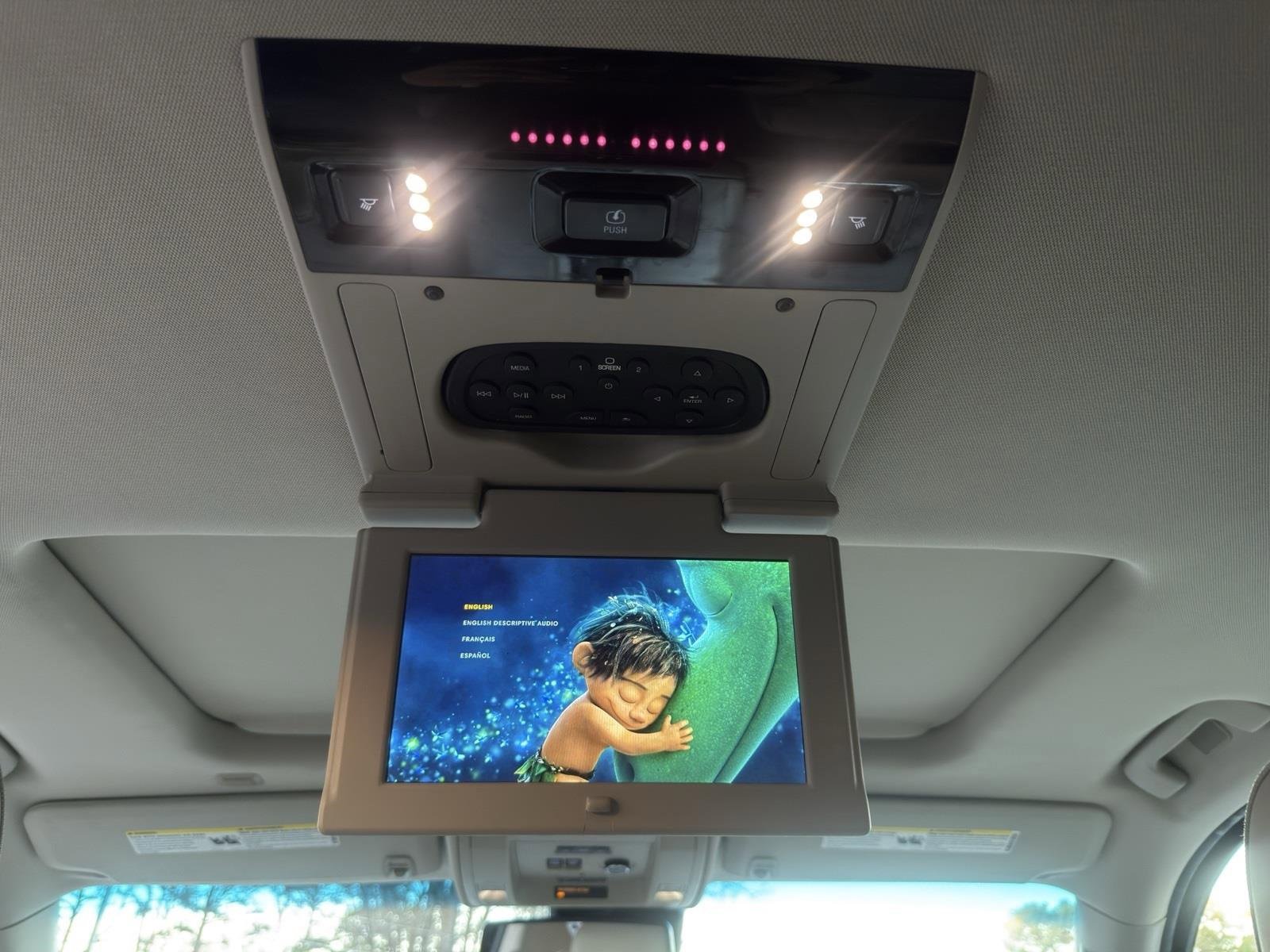 Used 2015 GMC Yukon Denali w/ Open Road Package image 29