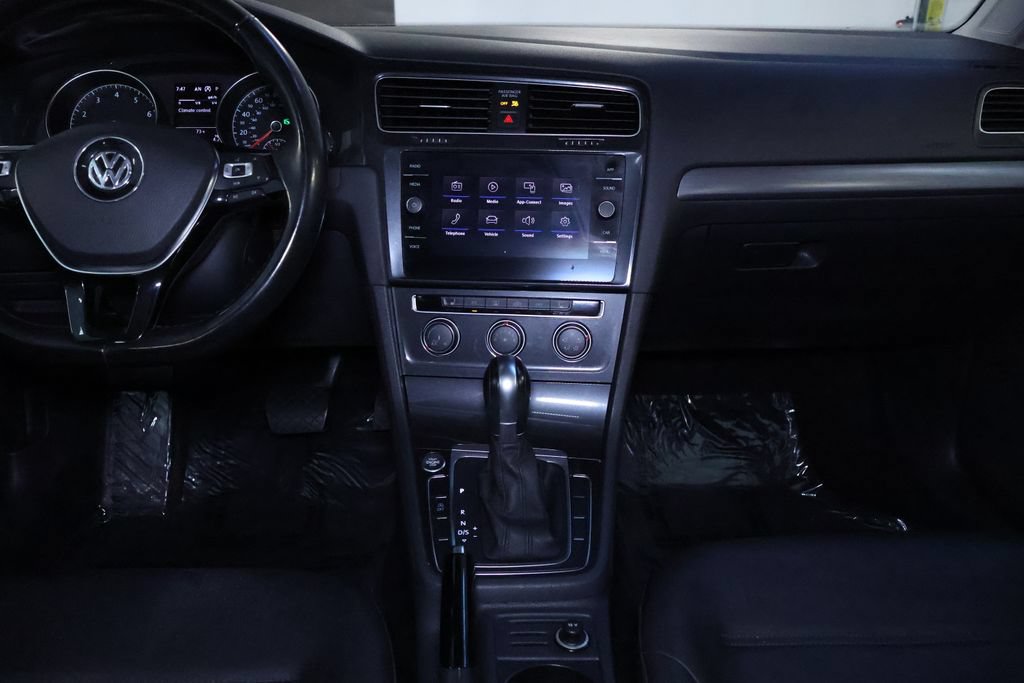 Used 2019 Volkswagen Golf SE FWD image 18