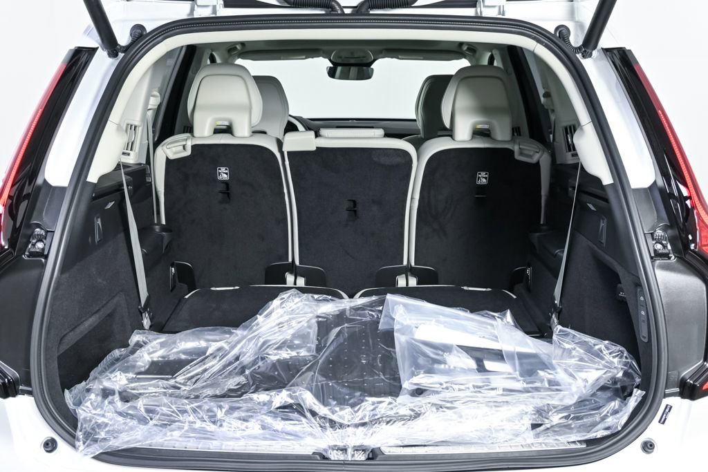 New 2026 Volvo XC90 T8 Ultra w/ Protection Package Premier image 31