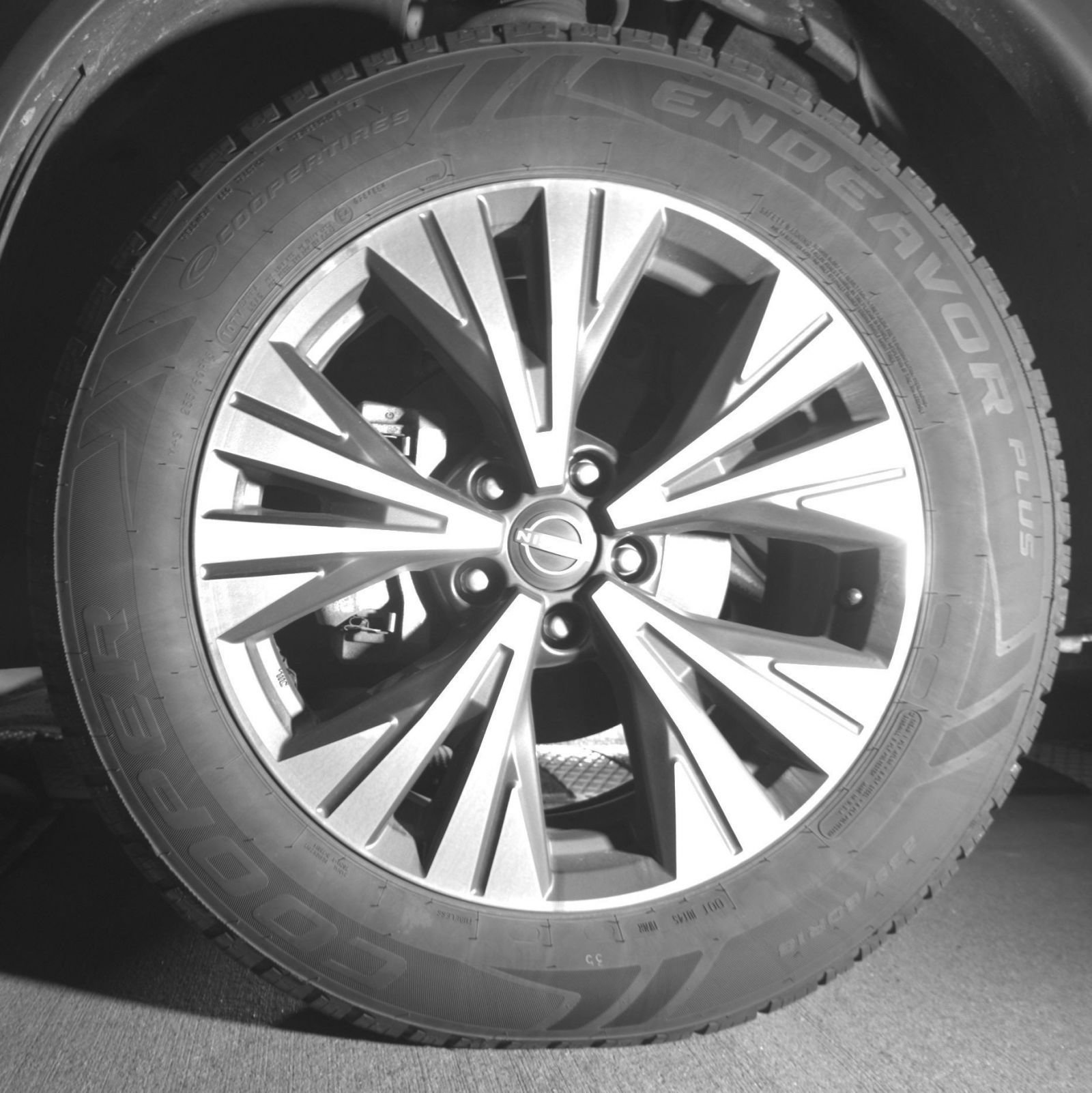 Used 2023 Nissan Rogue SV FWD image 15