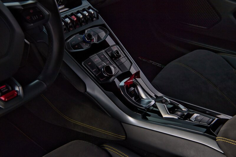 Used 2015 Lamborghini Huracan LP 610-4 AWD/4WD image 20