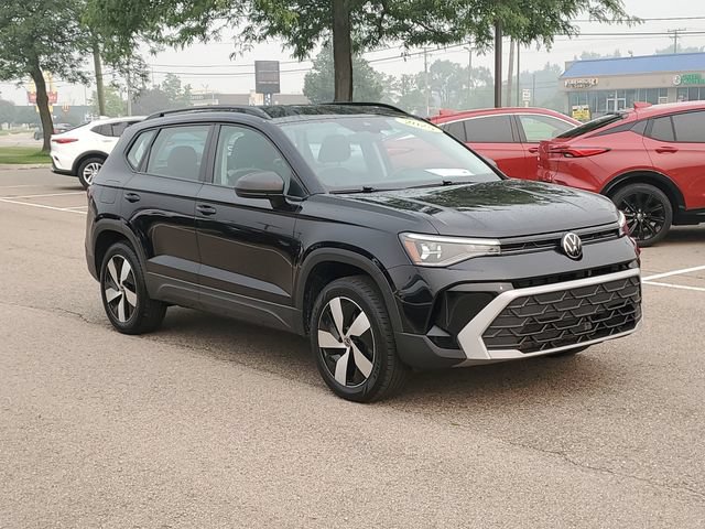 Used 2025 Volkswagen Taos S AWD/4WD image 3