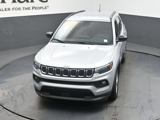 Used 2024 Jeep Compass Latitude AWD/4WD image 50