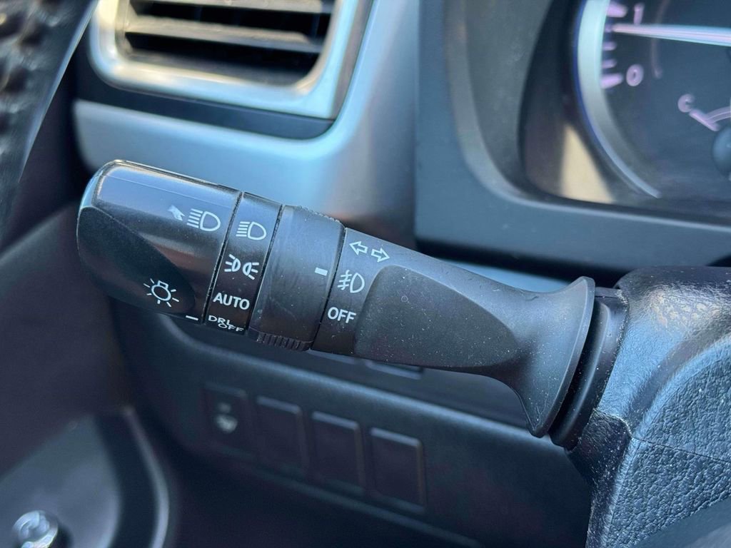 Used 2019 Toyota Highlander XLE image 21