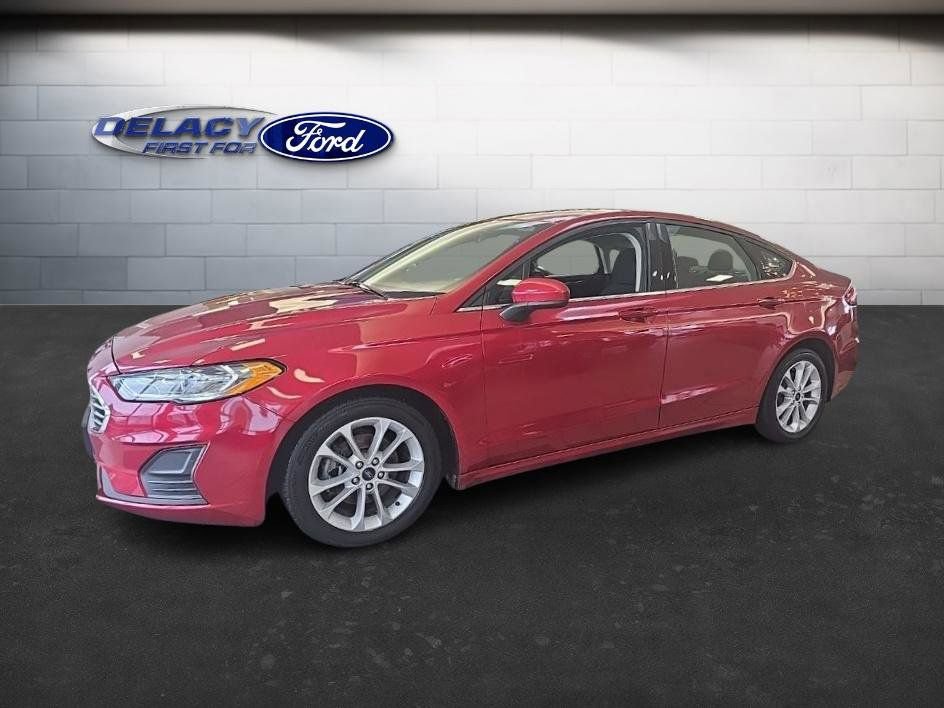 Used 2020 Ford Fusion SE image 2