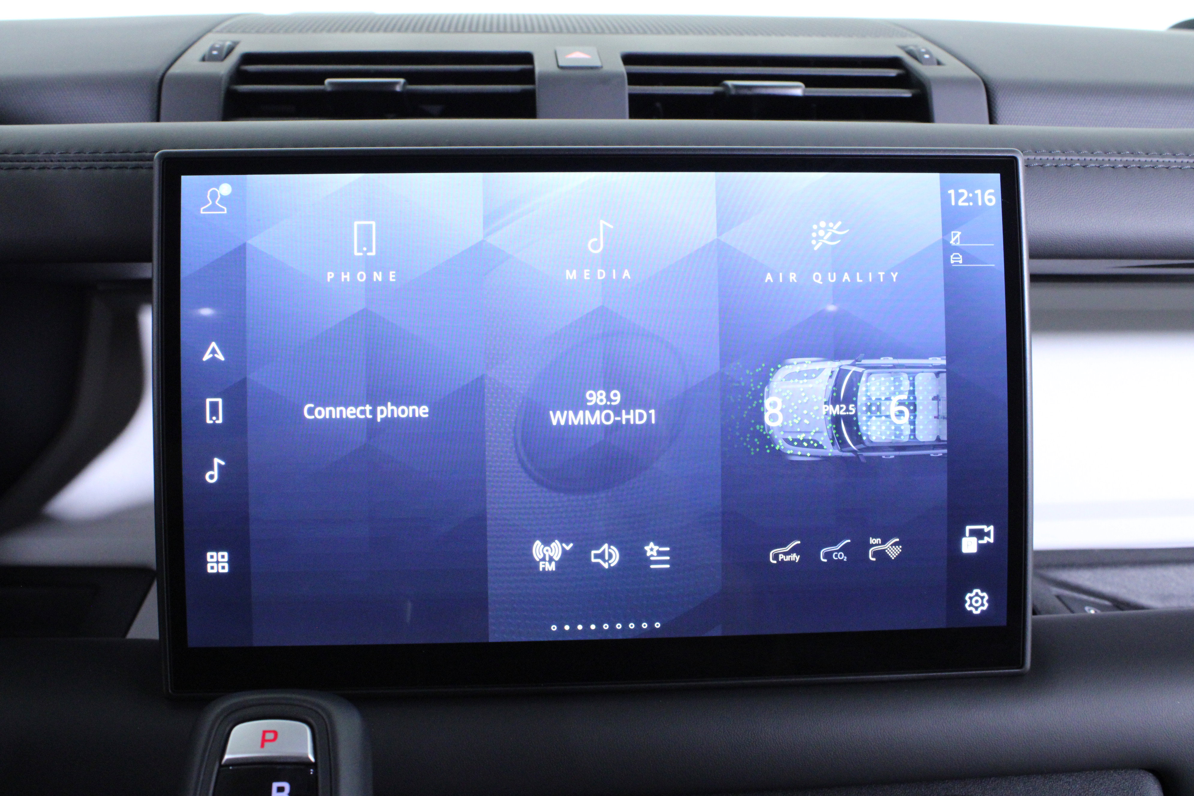 Used 2025 Land Rover Defender 110 S image 27